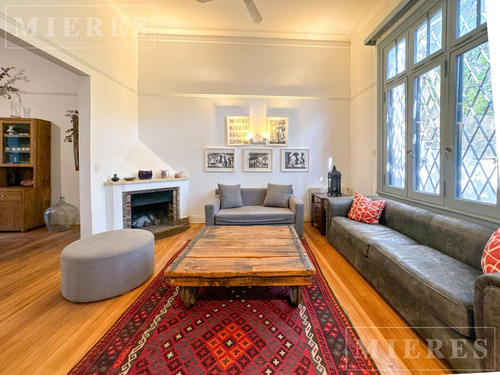 Amplia Casa En Venta En Casco Histórico De San Isidro.