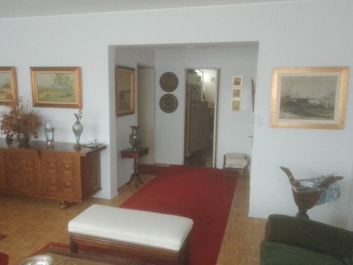 Excepcional Dpto! Piso Alto, Liv.com. Estar, 2-3 Dorms, 2 Baños, Coc. C/com Diario, Serv.completo, Buen Gge. Calefacción. Impecable Estado. Véalo!