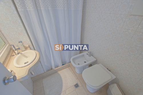Imagen 13 de 20 de Departamento De 2 Dormitorios En Venta En Torre Con Todos Los Servicios