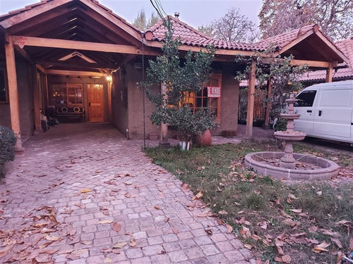 Casa En Venta De 3 Dorm. En Peñalolén
