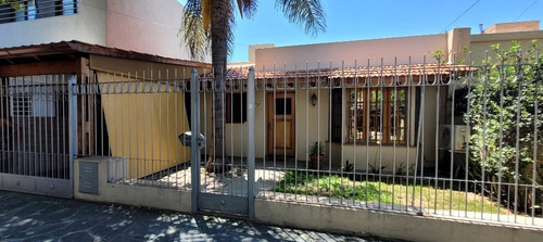 Casa En Venta 3 Dormitorios Barrio Los Naranjos Cordoba