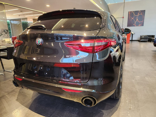 Alfa Romeo Stelvio 2.0 280cv At Q4 Veloce