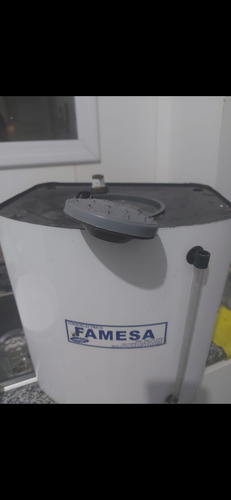 Ducha Electrica Calefon Enlozado 25 Lts Famesa Blanco 220 W (Usado)