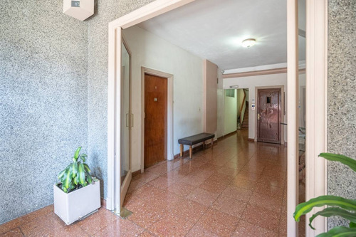 Depto  En Venta 3 Amb Con Dependencia, Al Frente, Balvanera