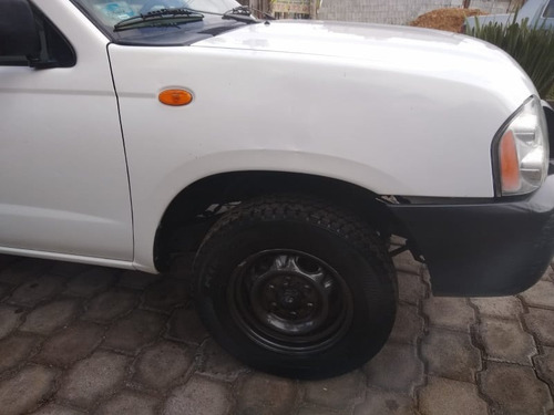 Imagen 4 de 11 de Nissan Np300 Estacas 2014