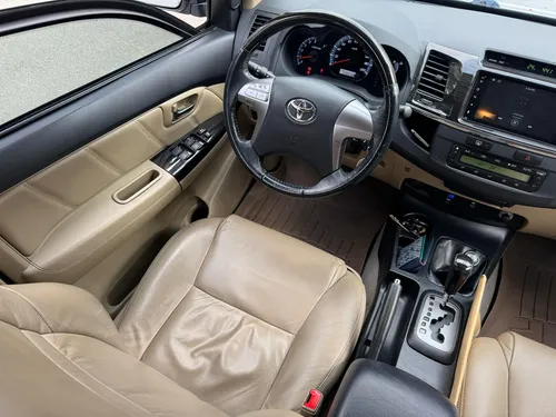 Toyota Fortuner Plateada 2013