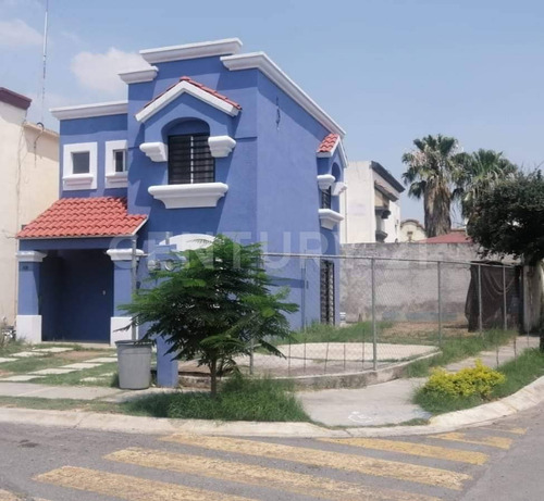 Casa En Venta En Col. Urbivilla Del Cedro En Solidaridad En Mty