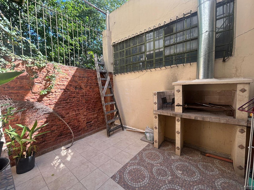 Amplio Ph 2 Ambientes Con Patio Sobre Av. Ader Y Santa Fe