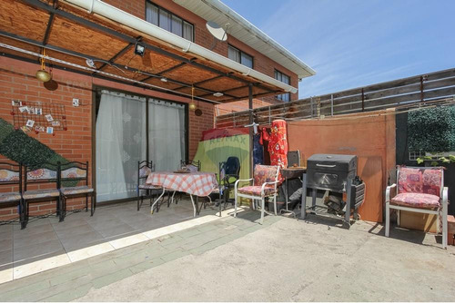 Casa En La Florida: Espacio Y Comodidad