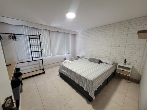 Casa En Venta En Prados Del Norte. Cod V8014454