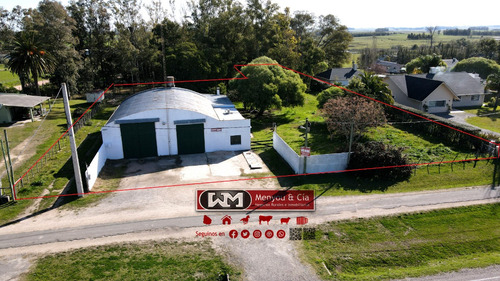 Venta Casa Y Galpón En Trinidad Flores Luminosa Chacra De 3400m2 En Zona La Aviación En Entorno Natural