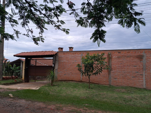 Linda Chácara Em Araçoiaba Da Serra-sp Próxima De Sorocaba-sp (15 Min) No Estilo Fazenda Rústica Com Piscina, Área Gourmet Completa, Garagem E Documentação Completa