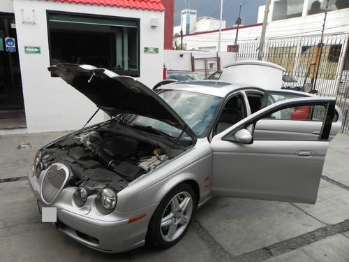 Jaguar S-Type 4.2 V8 R Mt