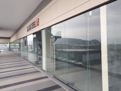 Renta De Local Comercial Por Cumbres Del Sol Monterrey