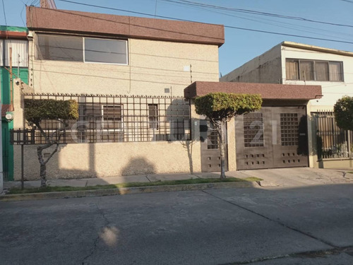 Casa, En Venta En Jardines De San Mateo, Naucalpan, Estado De México.