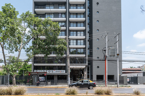 Edificio Av. José Pedro Alessandri (1 Est. 1 Bod.) Vista N