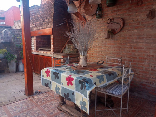 Imagen 17 de 26 de Chalet Venta 4 Ambientes C/ Cocheras En Villa Bosch Barrio Murialdo