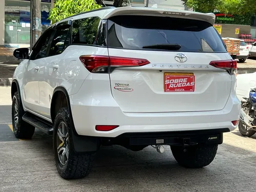 Toyota Fortuner 2.7l Mid