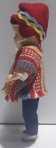 Muñeca Antigua Con Ropa Norteña De Celuloide. (Usado)