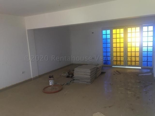 Imagen 5 de 12 de Townhouse En Venta Ubicado En La Puerta Maraven. Punto Fijo
