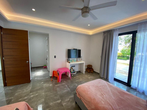 Venta De Casa En Playacar Con Entrada Al Mar En Playa Del Carmen