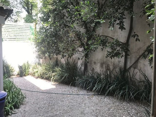 Casa En Calle Cerrada Con Seguridad