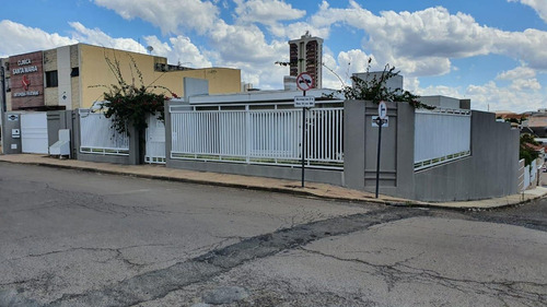 Imagem 1 de 15 de Casa Para Venda Em Guarapuava, Centro, 3 Dormitórios, 1 Suíte, 6 Vagas - Cs-0094_2-1118636