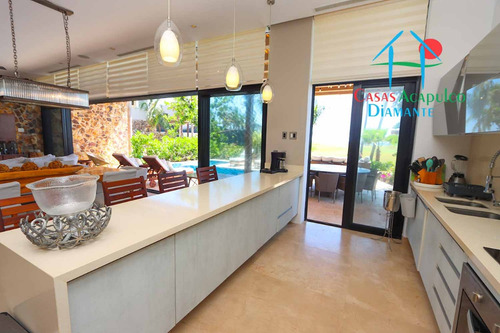 Cad Delta 4. Terraza Con Alberca Y Jardín Privados