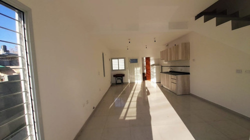 Imagen 4 de 16 de Departamento (tipo Casa) - 3 Ambientes - A Estrenar - Barrio Miguel Muñoz - Villa Carlos Paz