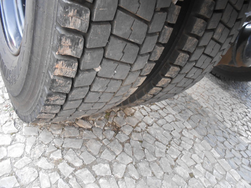 Imagem 7 de 10 de Iveco Stralis 380 4x2
