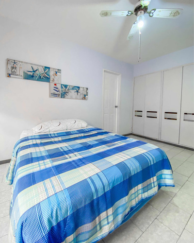 Apartamento Vacacional En La Guaira Con Piscina Frente A La Playa