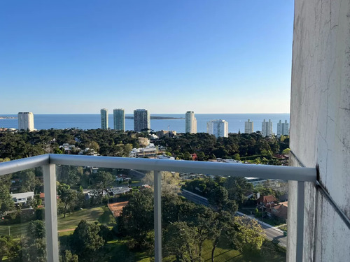Disponible En Alquiler, Piso Alto, Linda Vista A La Playa Mansa