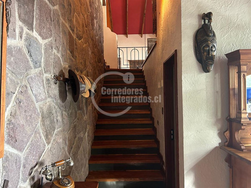 Casa En Venta De 3 Dorm. En Lo Barnechea Arrayán