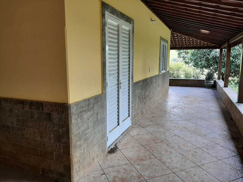 Chácara Muito Próximo Da Cidade De Aiuruoca , Com 30.000 Metros Quadrados, Casa Boa , Água,luz, Pasto. Chácara 1klm Do Centro De Aiuruoca , Com Casa Muito Boa . - 914