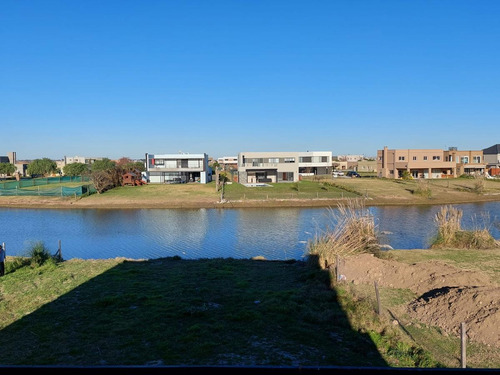 Imagen 25 de 25 de Casa Al Lago En Venta En El Canton!