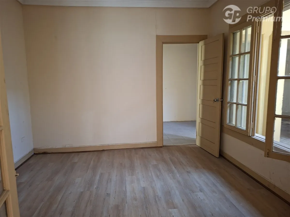 Imagen 5 de 21 de Casa En Venta De 6 Dorm. En Santiago