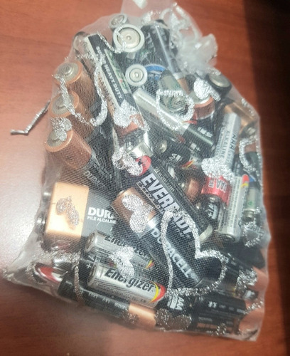 Pilas O Baterias Aaa, Aa Y Cuadradas. Usadas Para Decorar (Usado)