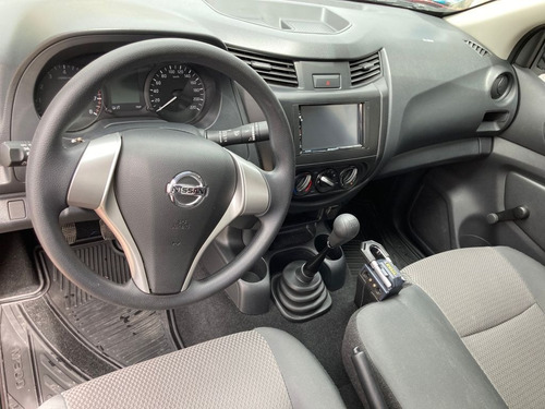 Imagen 7 de 10 de Nissan Np300 Estacas 2020