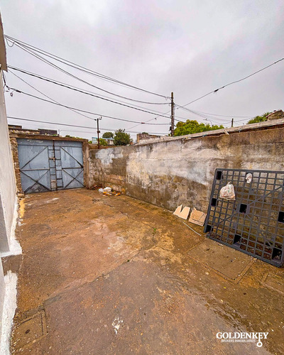 Casa Al Frente 3 Dormitorios Garaje Y Galpón Barrio Cerro