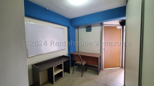 Oficina, En Venta En Centro De Barquisimeto, Lara Mc %% R E F 24-15883