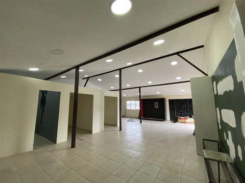 Se Arrienda Amplio Local Comercial En La Calera 