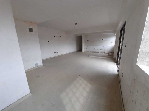 Imagen 3 de 7 de Departamentos En Complejo 81m²