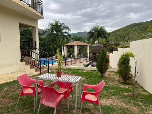 Vendo Villa En El Vacacional Matua Km22 De La Autopista Duarte, Santo Domingo, Rep.dom