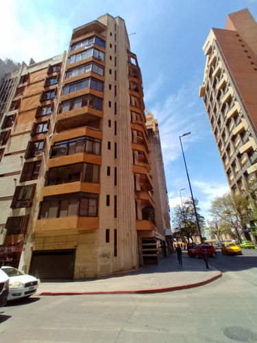 Piso De Dos Dormitorios - Cochera Doble - Doble Balcon - Plaza España