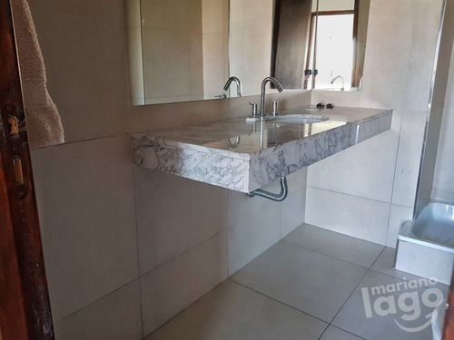Imagen 11 de 18 de Departamento En Venta De 2 Dormitorios C/ Cochera En Centro