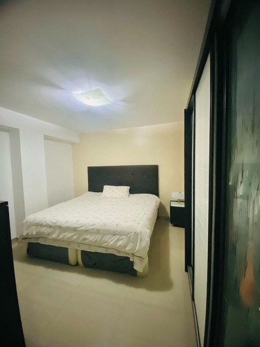Apartamento En Venta, Urbanización Mirávila, Res. La Joya.