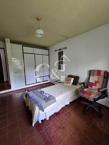 Casa Esquina De 3 Dormitorios Con Pileta Frente Al Rio En Playas De Oro, Villa Carlos Paz