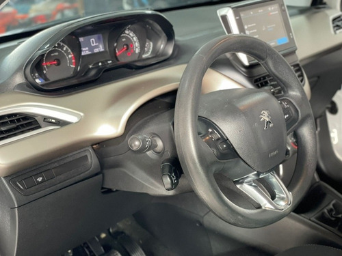 Imagen 8 de 22 de Peugeot 2008 1.6 Allure