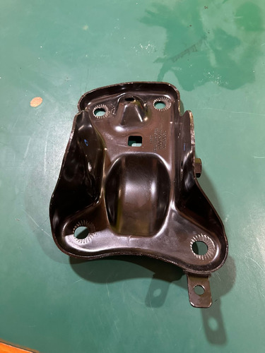 Base Soporte De Puente Trasero Jetta 2019 2020 2021 2022 24 (Usado)