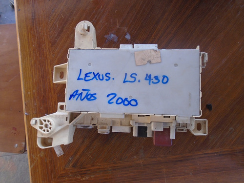 Imagen 3 de 3 de Vendo Caja De Fusible De Lexus Ls430, Año 2000